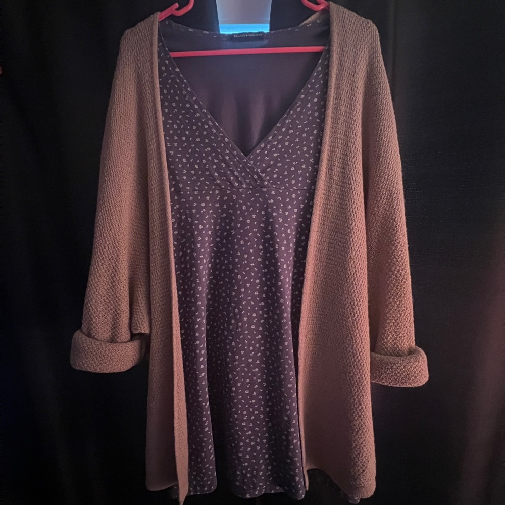 Brandy Melville Amara Short Sleeve Dress & Blush Caroline